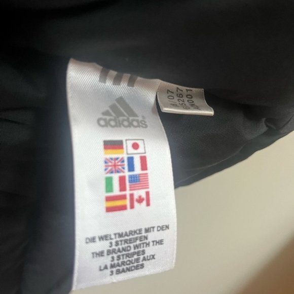 Adidas Women’s Black Puffer Jacket with Gold Detailing - Picture 7 of 9